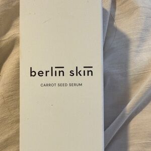 Carrot Seed Serum - White